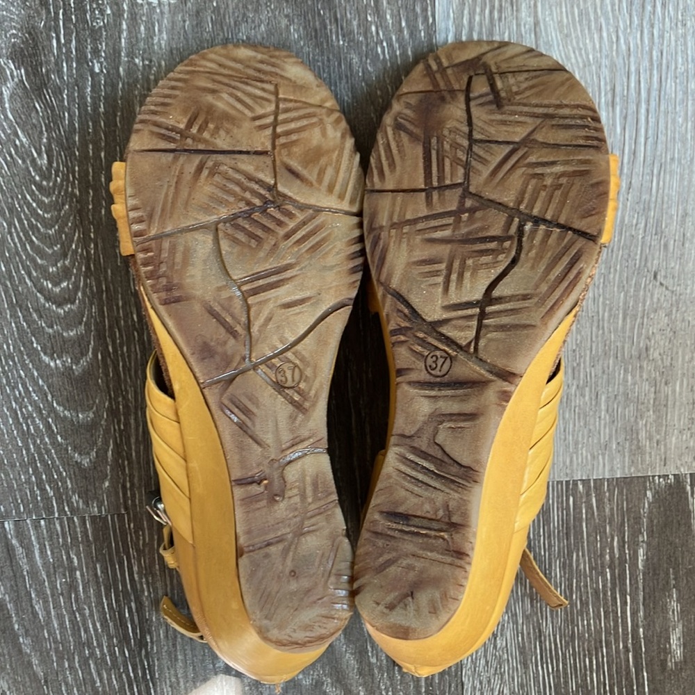 Miz Mooz Cassie leather wedge sandals - Picture 8 of 17